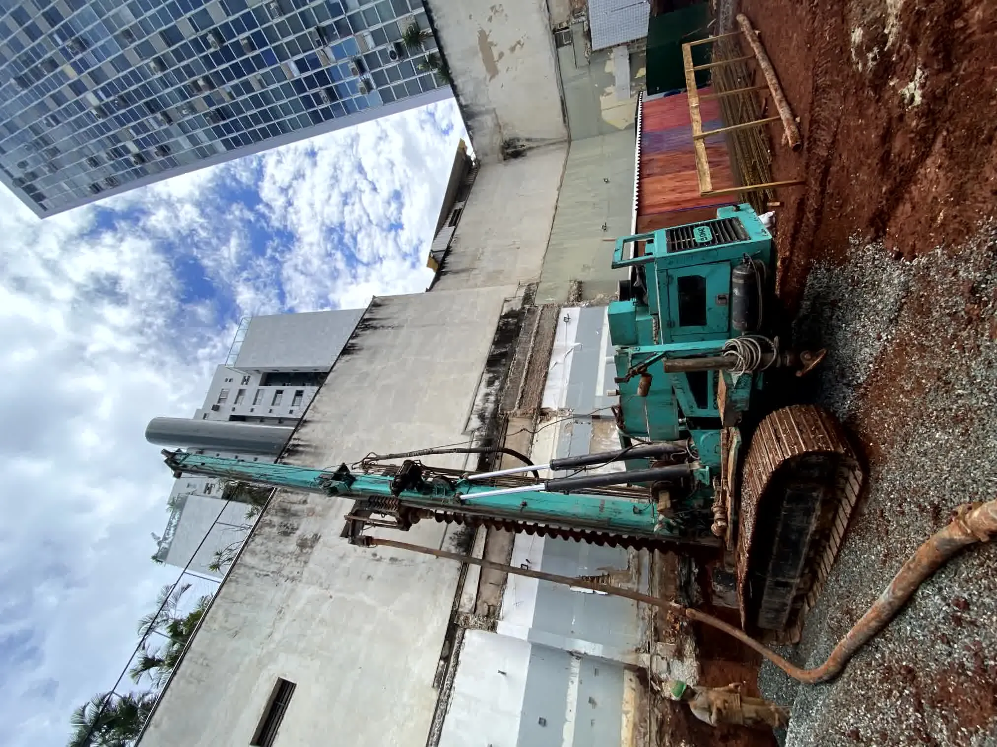 Embocamento mecanizado de estacas em Belo Horizonte
