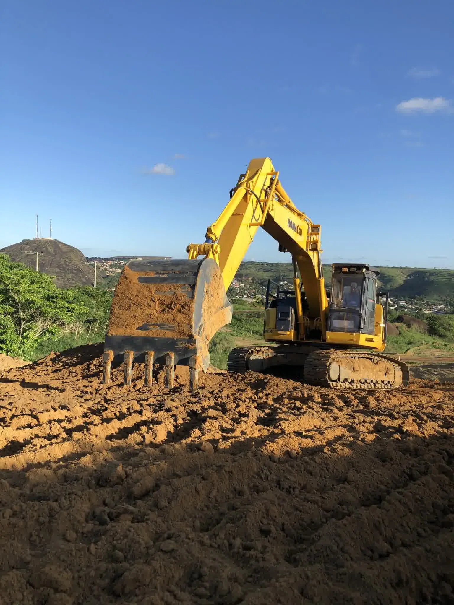 Terraplanagem para nivelamento de terreno